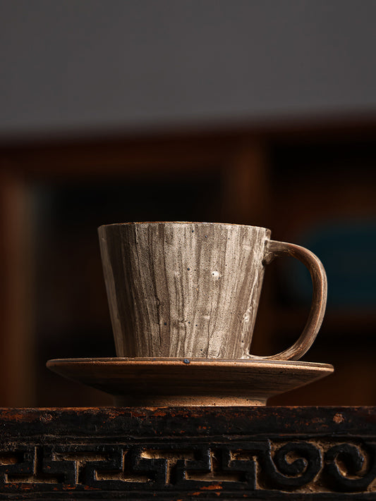 Rustik kaffekopp med fat – Handgjord stengods i japansk design